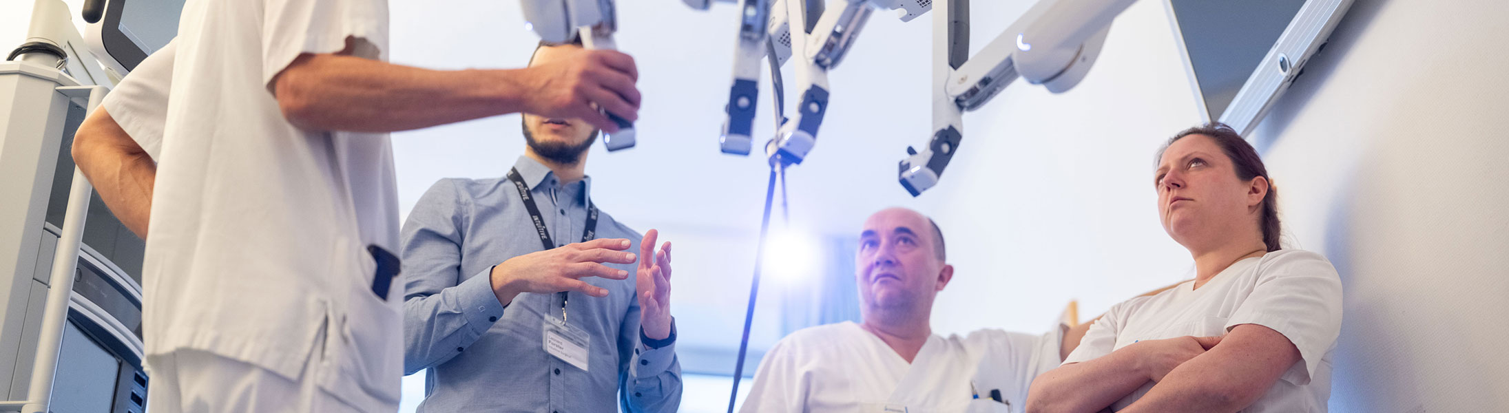 Schulung am daVinci X-System für robotisch assistierte Chirurgie im Klinikum Kulmbach.